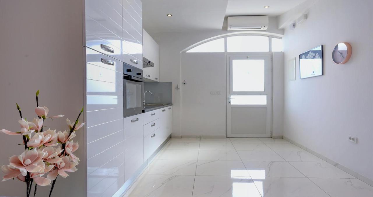Adorable Apartment Ena Kastela Exterior photo
