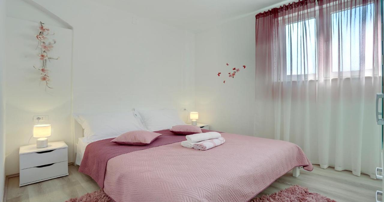 Adorable Apartment Ena Kastela Exterior photo